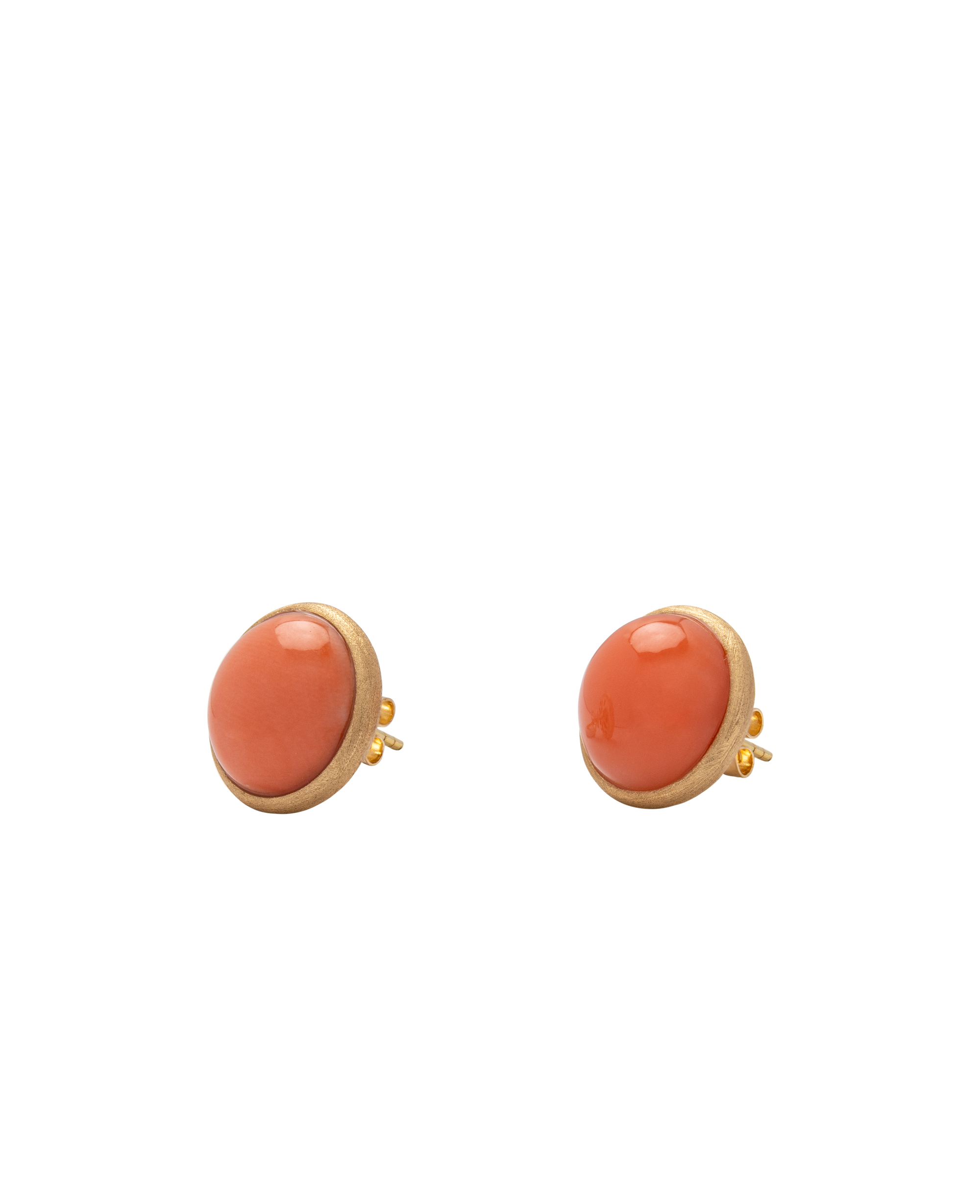 Momo Coral Ear Studs 18k