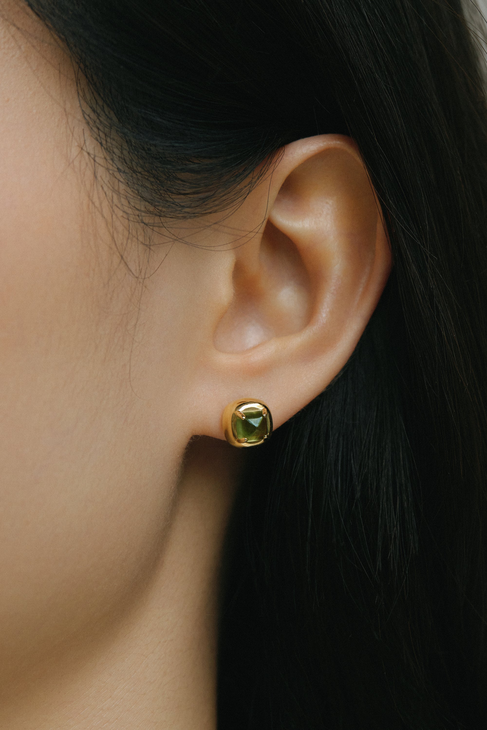 Candy Olivine Ear Studs 18k