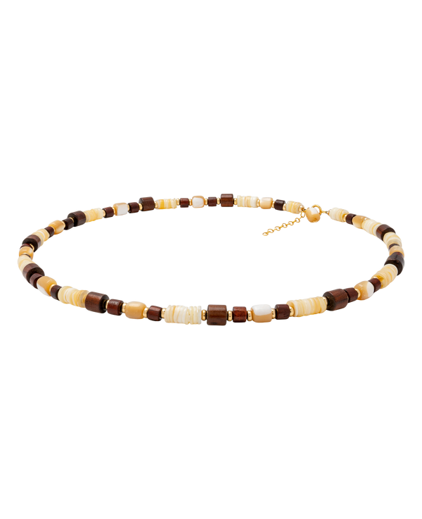 Nature-inspired necklace combining sandalwood and sea elements