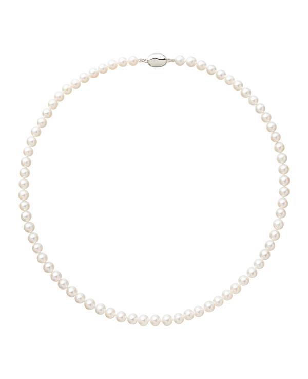 Elegant Akoya pearl necklace with perfectly round 5.5-6mm pearls, showcasing refined beauty and sophistication.