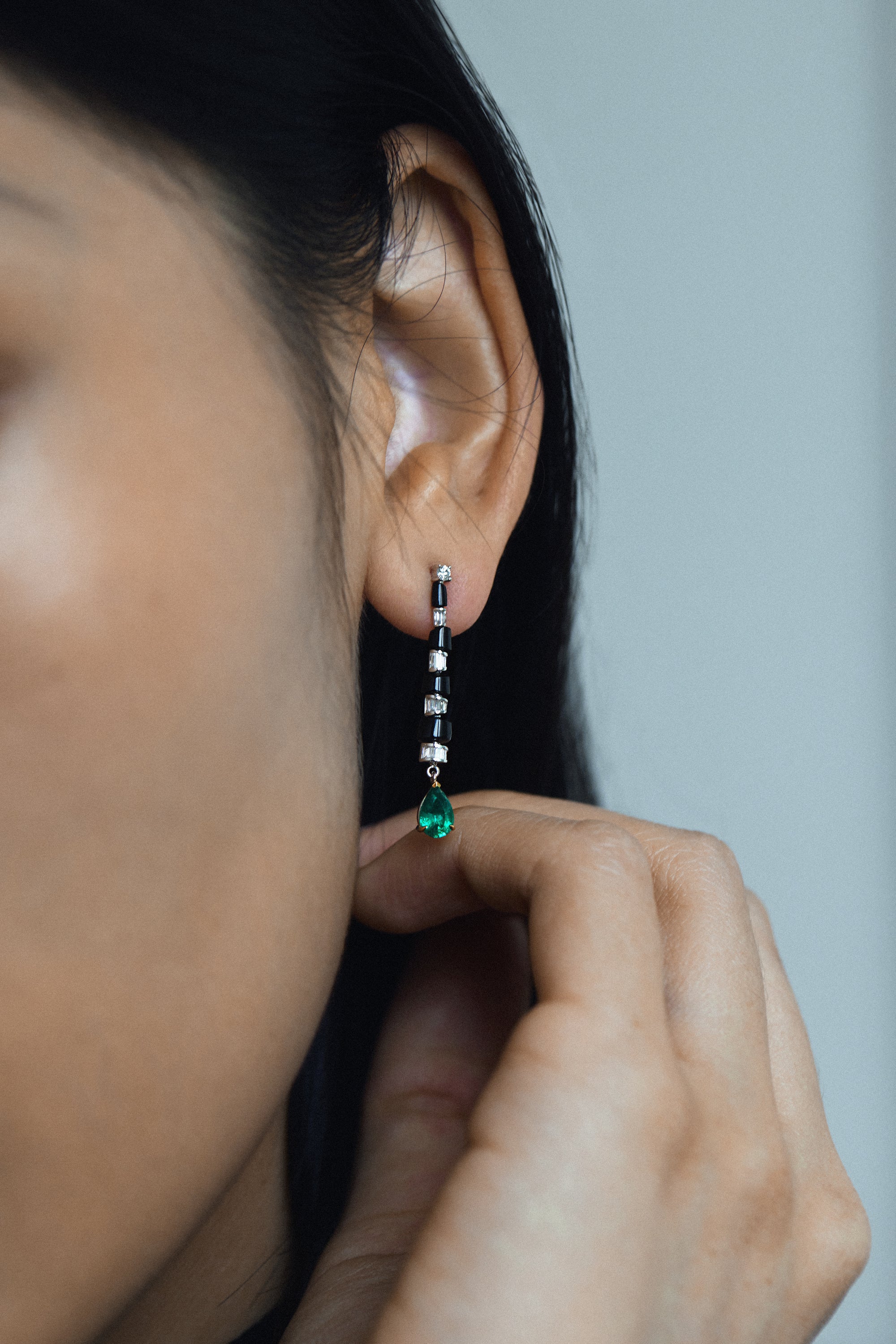 Emerald x Black Agate Diamond Dangling Earrings