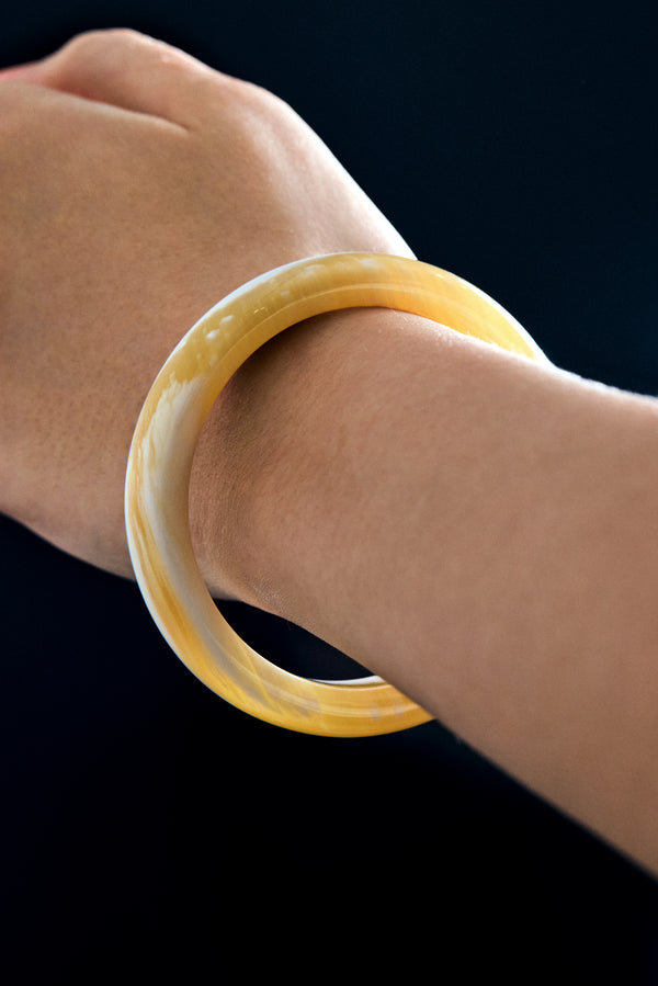 Tridacna Bi-Color Exclusive Bangle