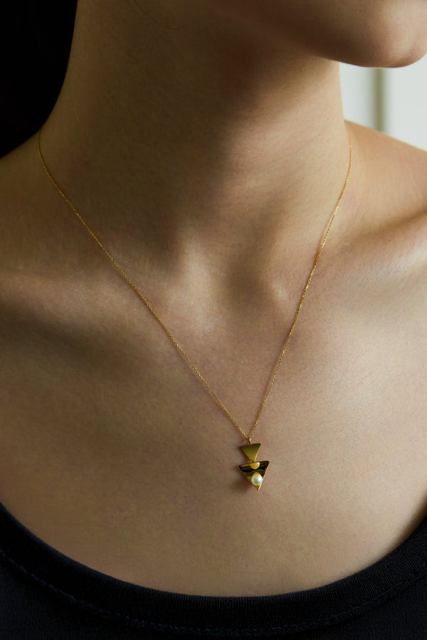 Twin Trigon Akoya Necklace