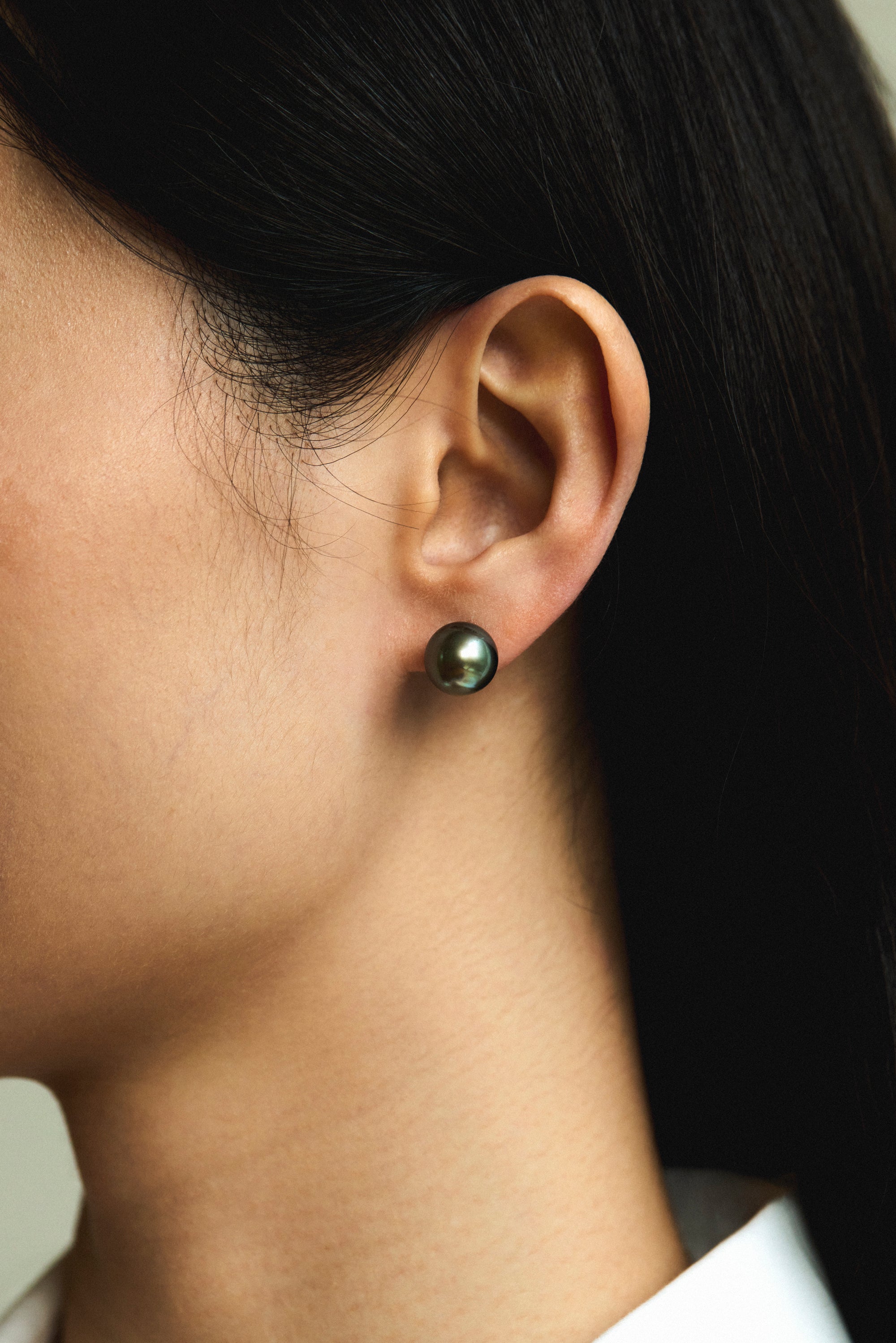 Peacock Tahitian Pearl Ear Studs