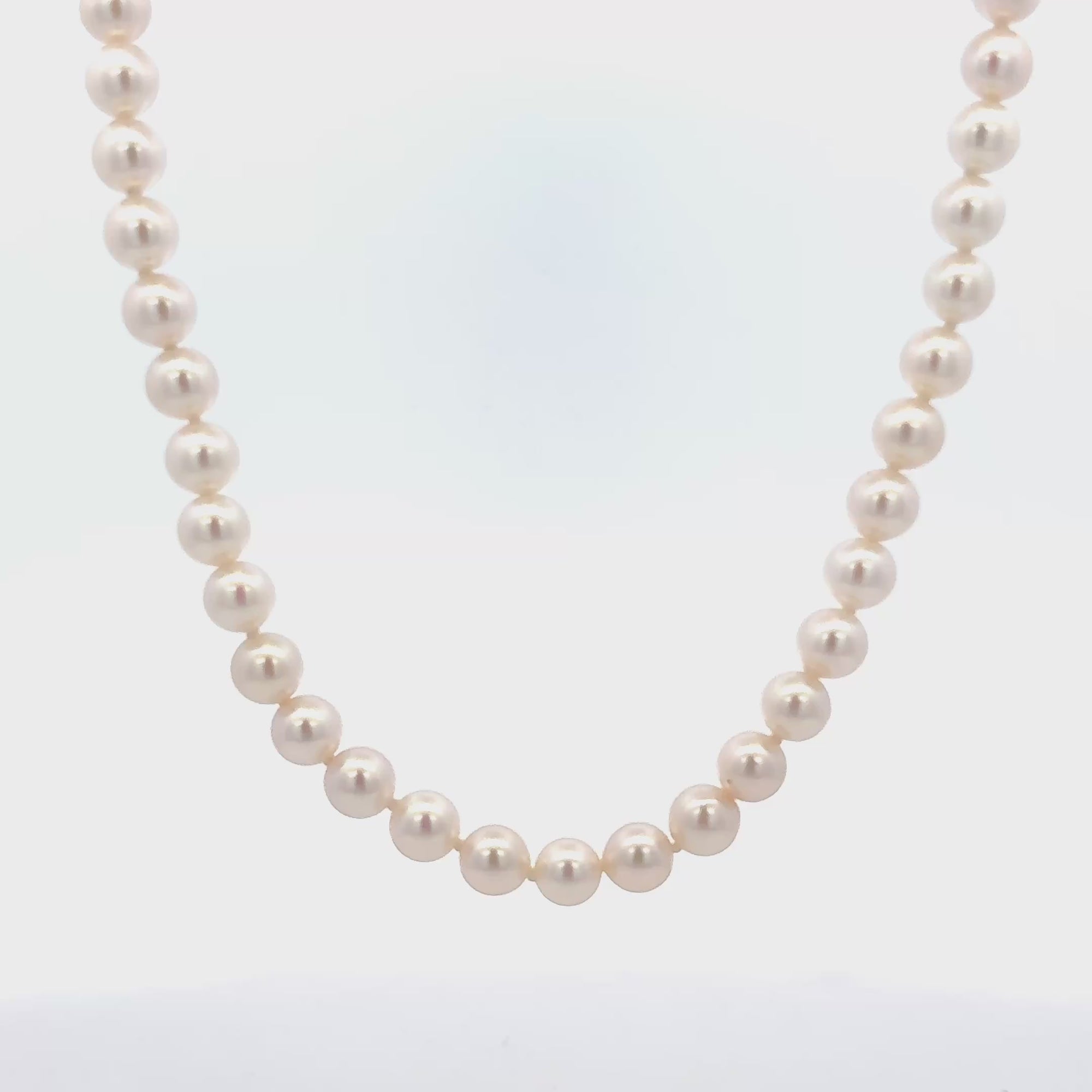 Elegant Akoya pearl necklace featuring 5.5–6mm perfectly round pearls with exceptional lustre.
